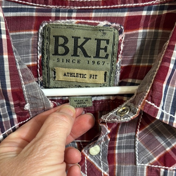 BKE Men's athletic fit Red Plaid Shirt with pearl buttons cowboy rustic roping - Picture 2 of 4